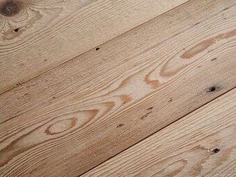 Podlahová kartáčovaná prkna