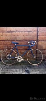 Favorit silniční kolo