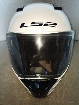 Helma na motorku LS2