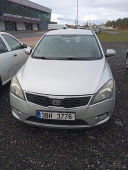 Prodám Kia ceed.