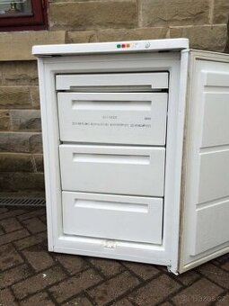 úsporný mrazák v A+ třídě 110 litrů s dovozem