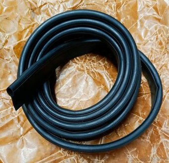 Gaz 69, Uaz, ARO M461 - těsnění zadního čela