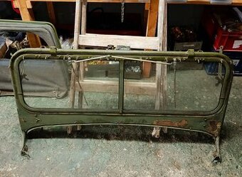 Gaz 69 - přední okno