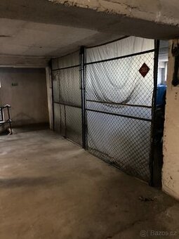 Parkovací stání pro motorku v Plzni na Borech