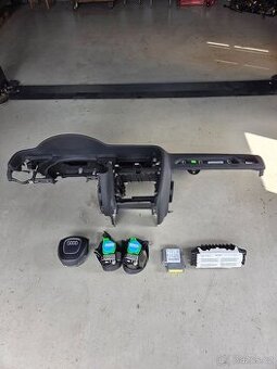 Palubní deska černá 8K1857003B 24A Audi A4 B8 8K r.v. 2012