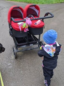 Kočárek pro dvojčata/sourozence