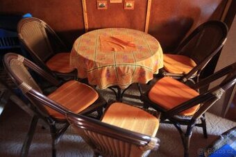 Ratanová sestava – židle, křesla, stolek a další