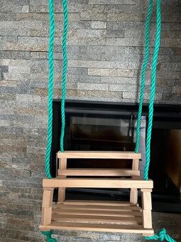 Dřevěná dětská houpačka úplně nová