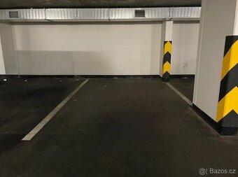 Pronajmu kryté garážové stání Pod Harfou 64