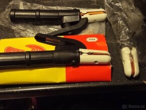 Svařovací kleště /držák elektrod/ kostrové -+