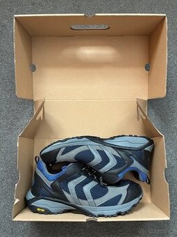 Sportovní obuv zn. Vibram