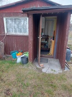 Daruji chatku, materiál za odvoz