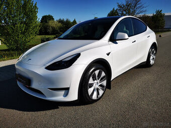 Tesla Model Y Long Range Dual motor, FSD za 200 tis.kč