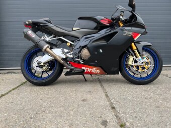 Aprilia RSV 1000R Factory