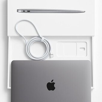 Macbook Air 13 palců M1 chip 16 RAM 256SSD 150 cyklů