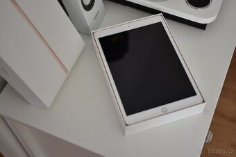 Apple iPad 8 - 2020 – 32 GB - super stav