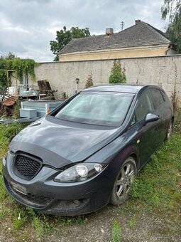 Seat leon na opravu nebo na díly