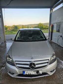 Mercedes benz 180cdi Nafta.