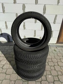 Prodám sadu zimních pneumatik 205/45 R17. Michelin