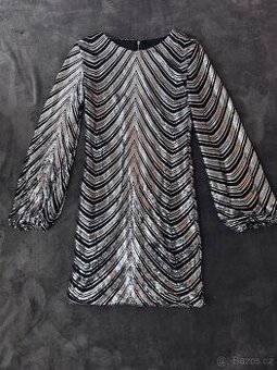 Trpytivé saty s flitry