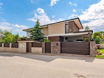 Na prodej 6-pokojový dům s bazénem, ​​Limbach