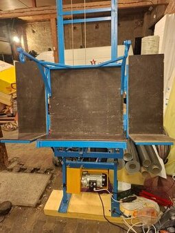 Stavebni vytah,  Střešní výtah