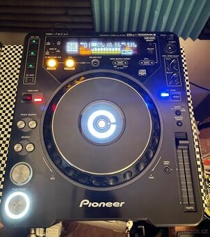 Pioneer CDJ 1000mk2