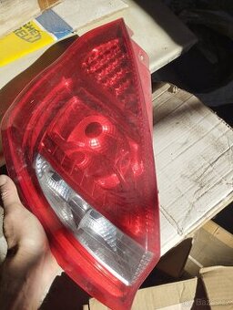 Ford fiesta l.z světlo