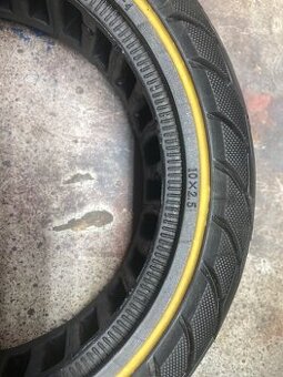 PNEU NA ELEKTROKOLOBĚŽKU