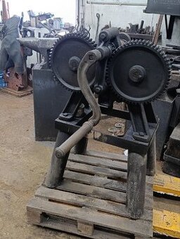 Stáčečka - ruční - zamluveno