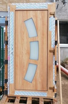 Vchodové plastové dveře