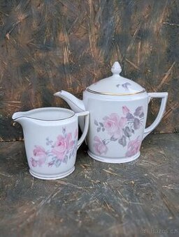 Artdeco konvice a mléčenka,Czecho-Slovakia, růže.