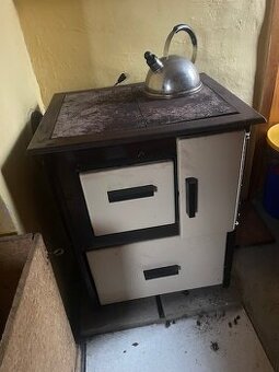 Prodám kuchyňský sporák na tuhá paliva