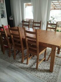 Dřevěný jídelní stůl IKEA