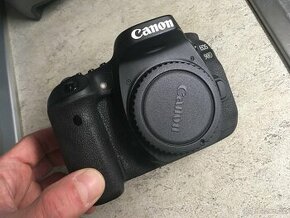 Canon EOS 90D - 1