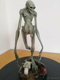 Alien Newborn Polystone Diorama 36cm Sideshow no Hot toys - 1