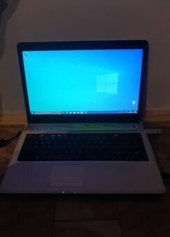 Starý notebook funkční, ale se závadami víc popis