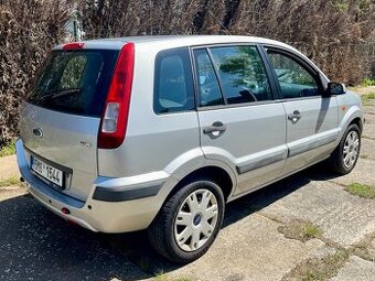 Ford Fusion 1,4 nafta klima nová stk 4,5l / 100