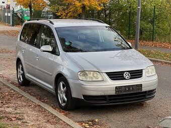 Touran 2.0Tdi Autom BiXenony Webasto Parktronik Zaves