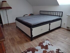 Kovová postel ,vyvyšená postel,masivní postel 160 180 x 200