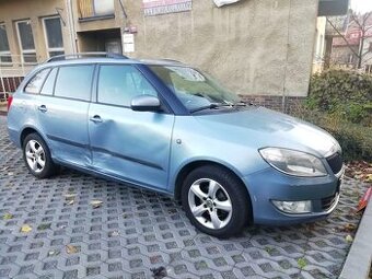 Prodám Škoda fabia combi modrá 1.2 TSI