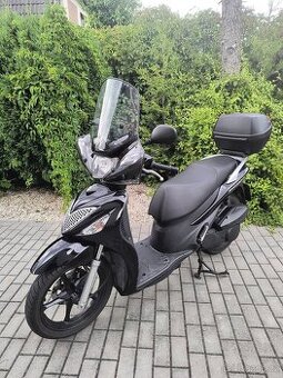Suzuki sixteen UX 125 2013