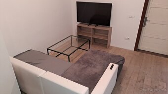 Konferenční stolek se sklem