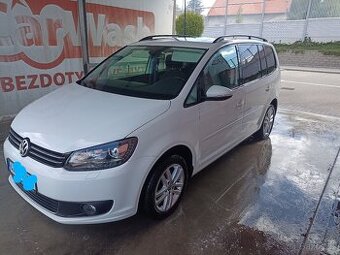 VW Touran TGI CNG r.v.2015 nové v CR, servisovano, 2.maj.