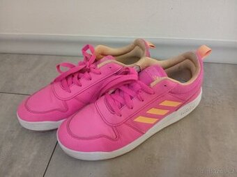 Dívčí obuv tenisky Adidas vel 38 a 2/3