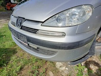 Prodám přední nárazník Peugeot 807. Kód barvy EZR