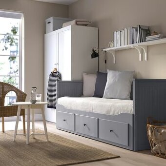 rozkládací postel HEMNES +noční stolek