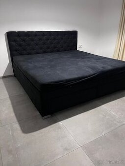 Manželská postel 200x200 včetně roštů a matrací