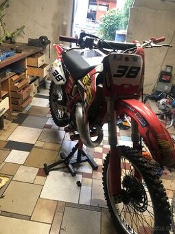 Dobrý den prodam hondu cr 125r