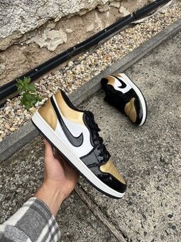 Jordan 1 Low Gold Toe